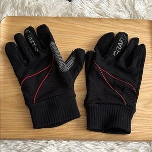 Black and Red Gloves sport fashion gorpcore